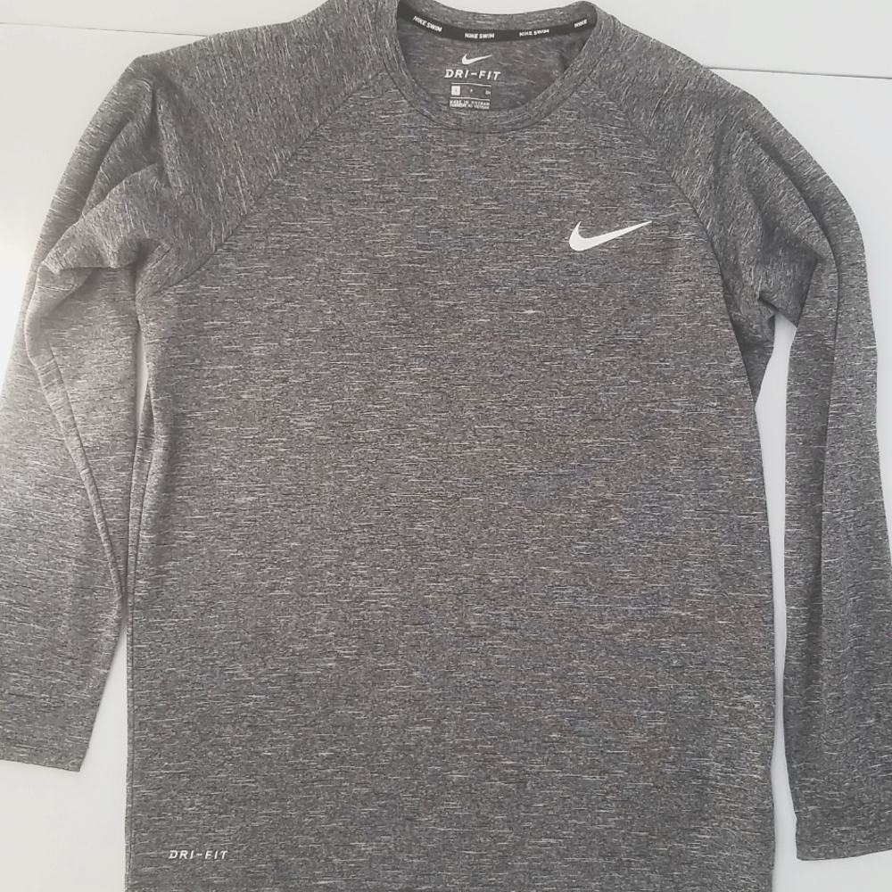 Men's Long-sleeved Nike Shirt